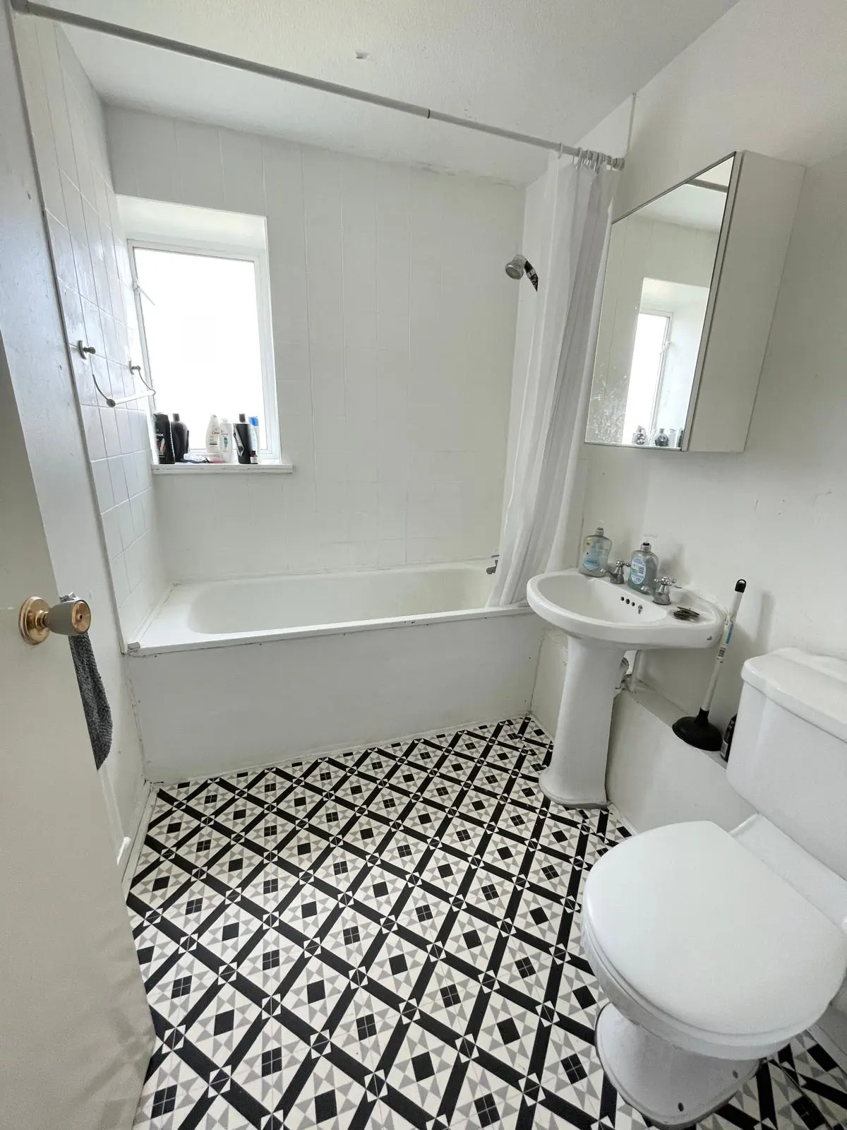 Double room near Acton Town / South Ealing